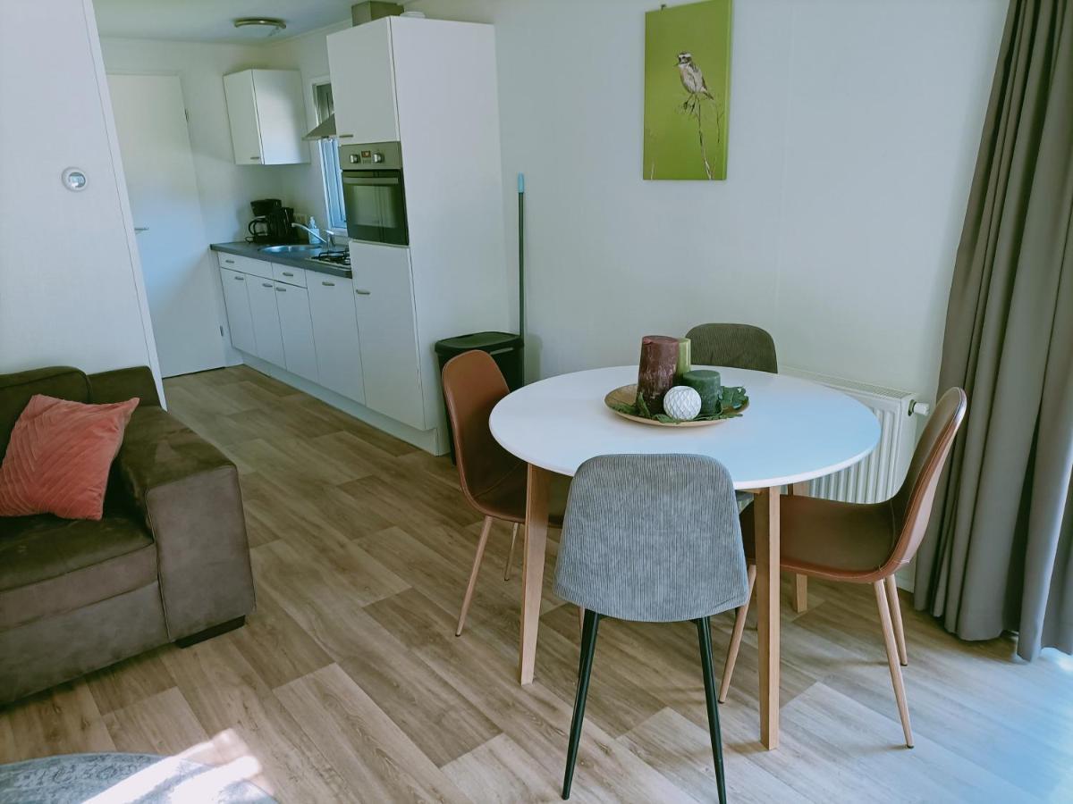 4P Chalet Tolve Met 4 Fietsen Vlakbij Natuurgebieden Drents Friese Wold, Fochteloerveen En Gevangenisdorp Veenhuizen Oosterwolde  ภายนอก รูปภาพ